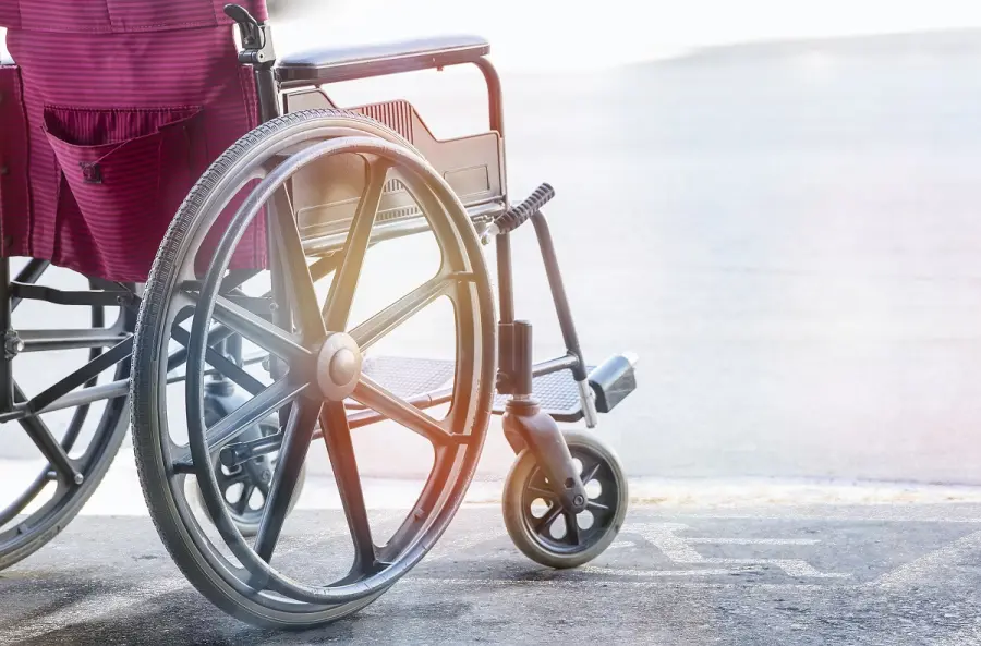 Elevatori per disabili: caratteristiche e vantaggi del loro utilizzo